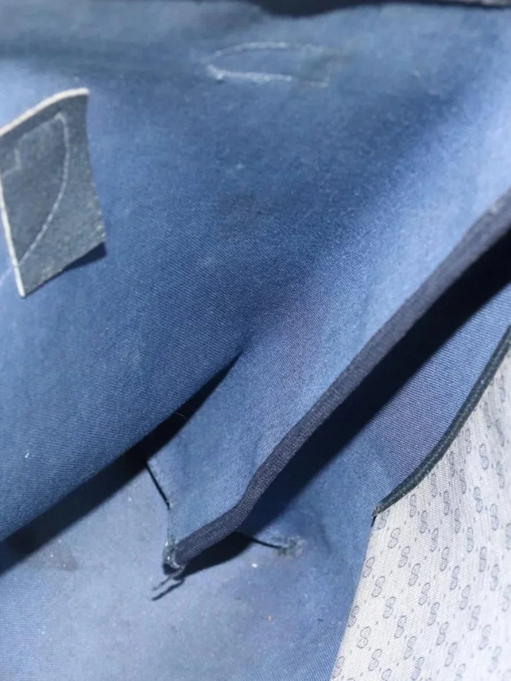 Gucci brand	gucci color	navy